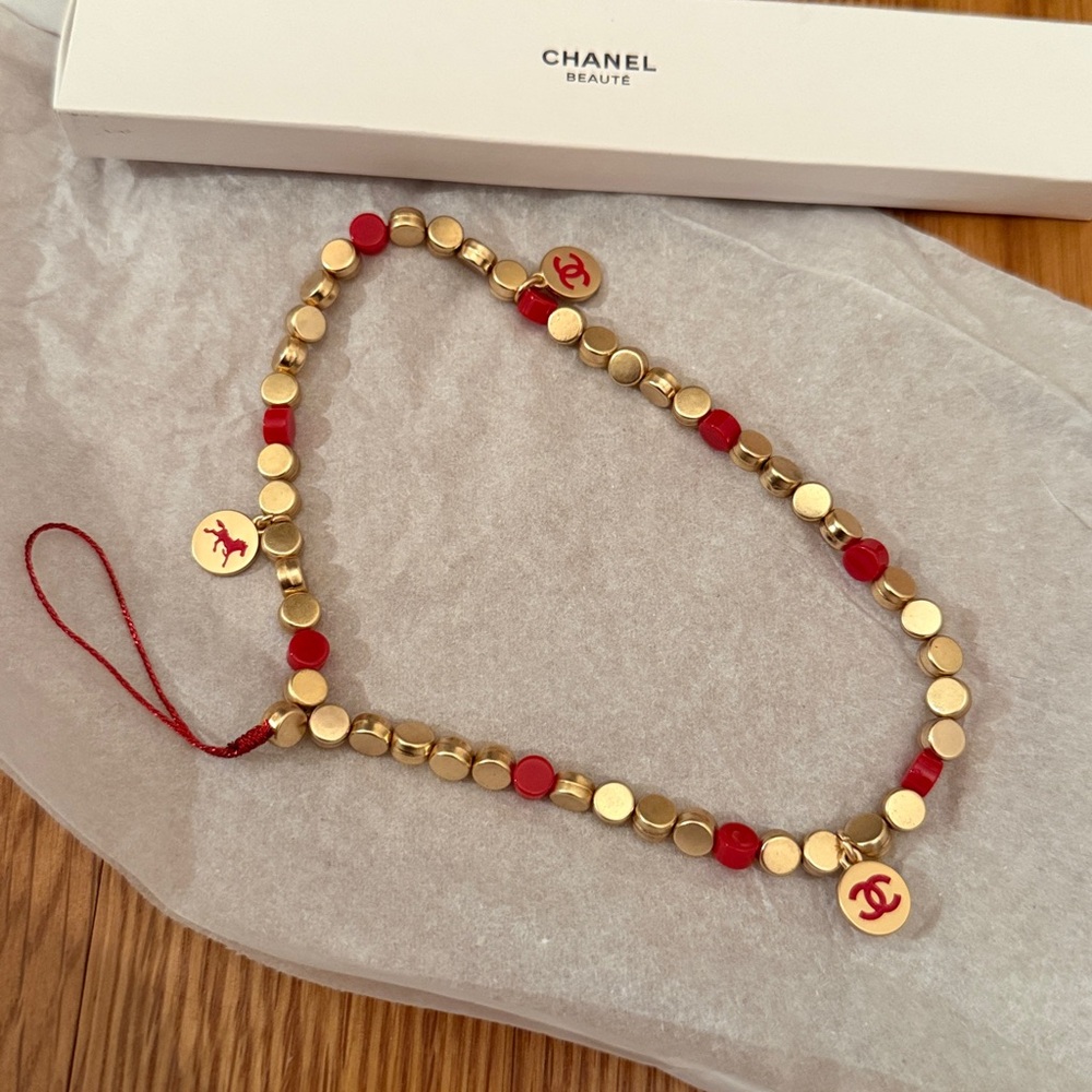 CHANEL 2026 Phone charm - Picture 4 of 4